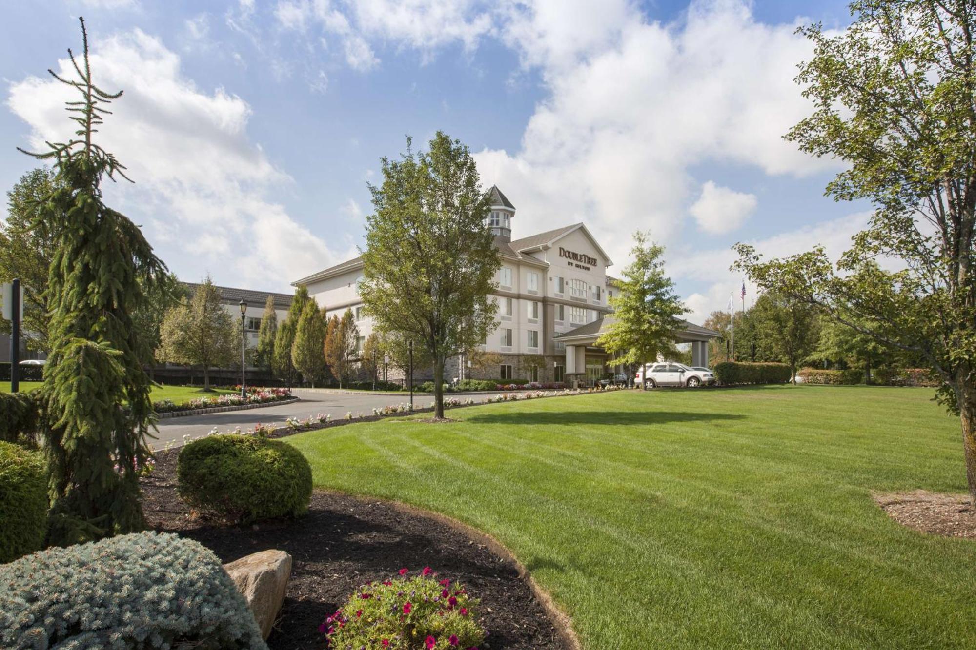 Hotel Doubletree By Hilton Nanuet Exterior foto