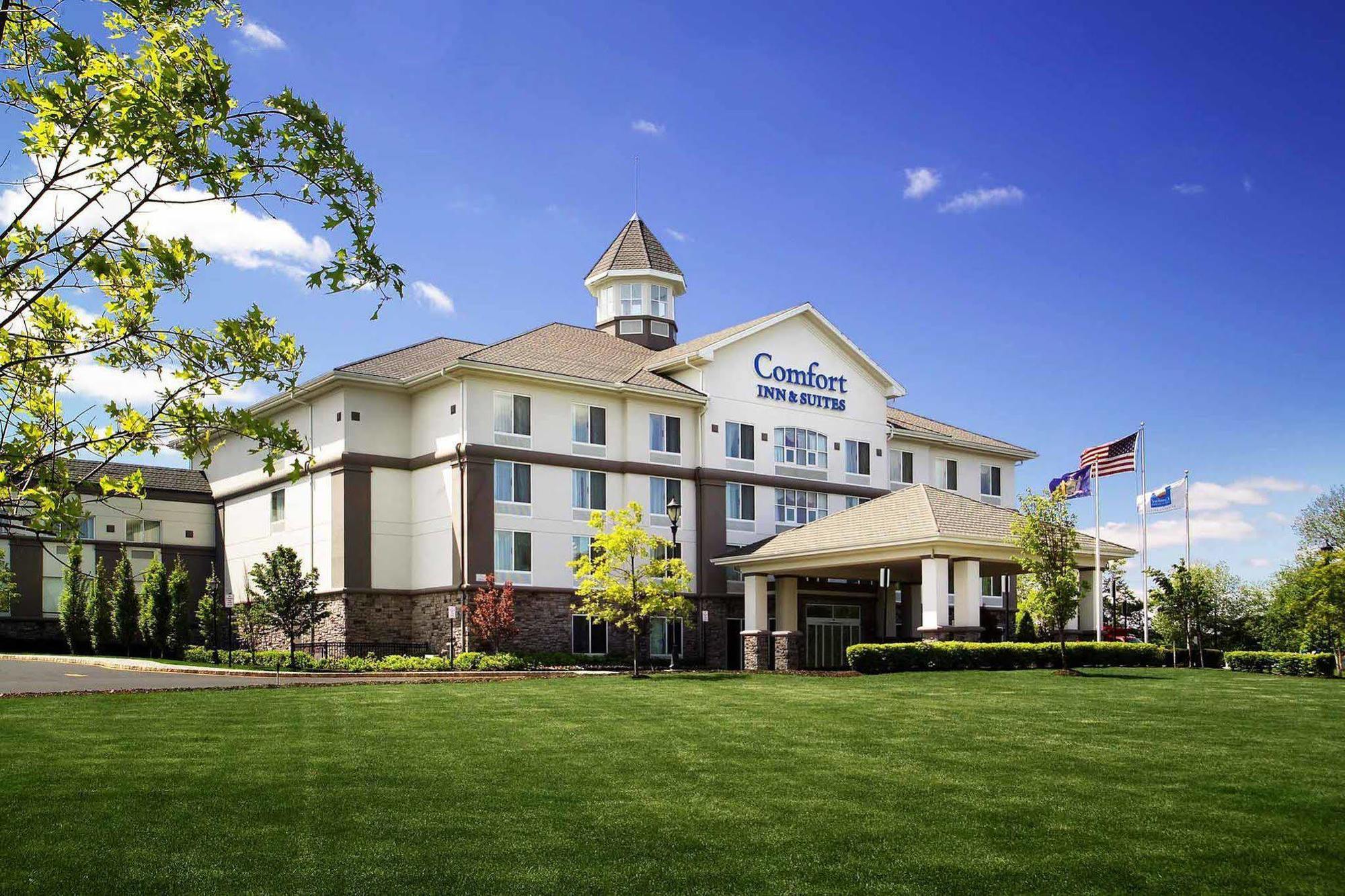 Hotel Doubletree By Hilton Nanuet Exterior foto